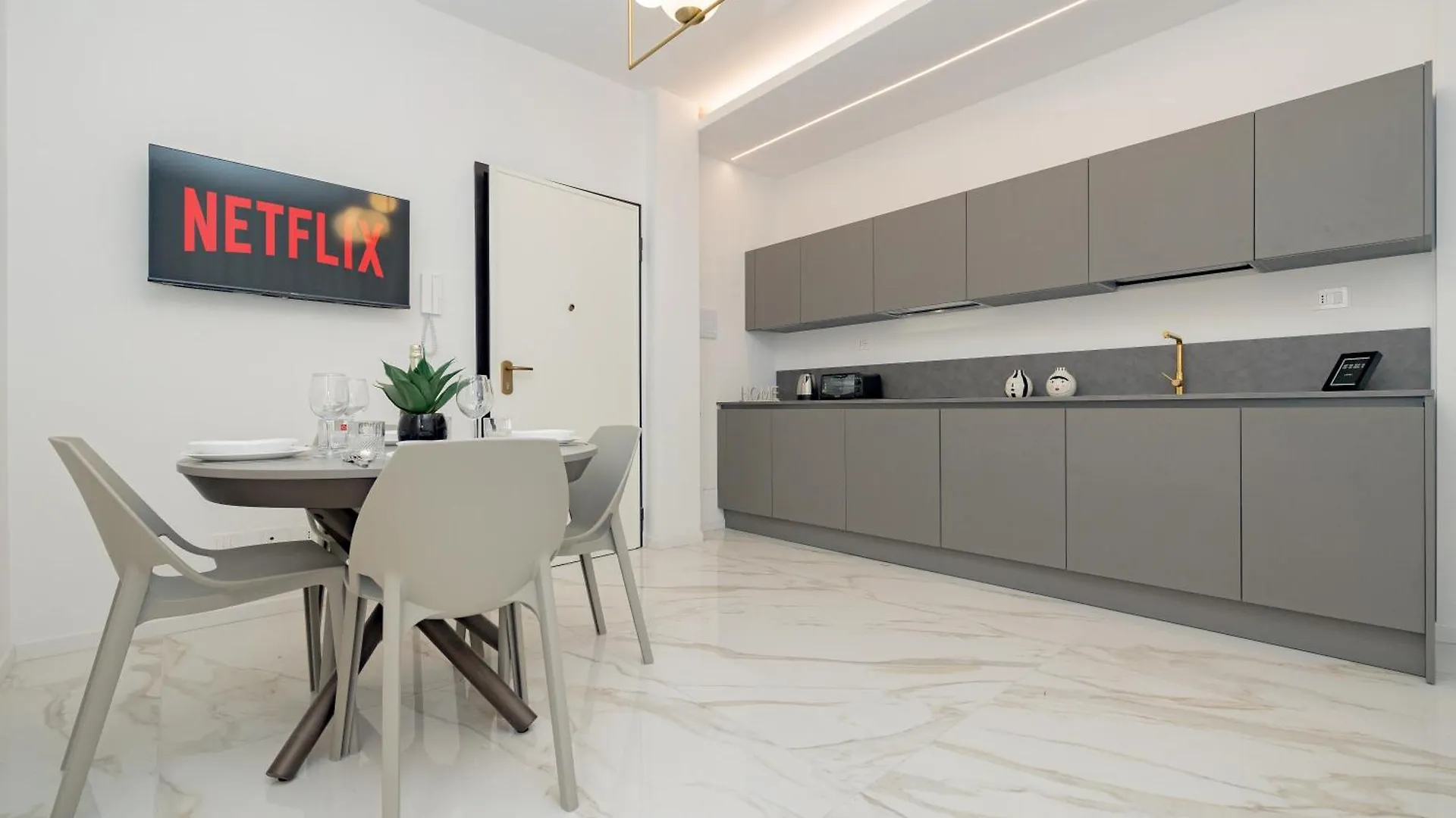 Apartment 1Co4 - Duomo - Luxurious And Central - Milan