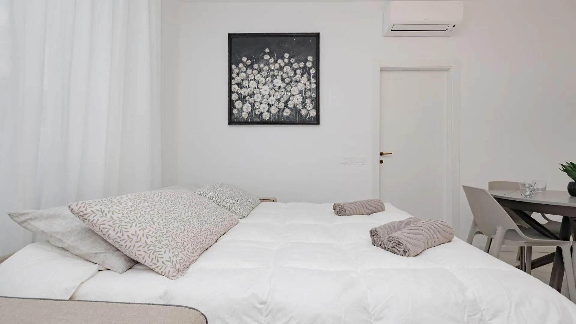 1Co4 - Duomo - Luxurious And Central - Milan 0*,  Italy
