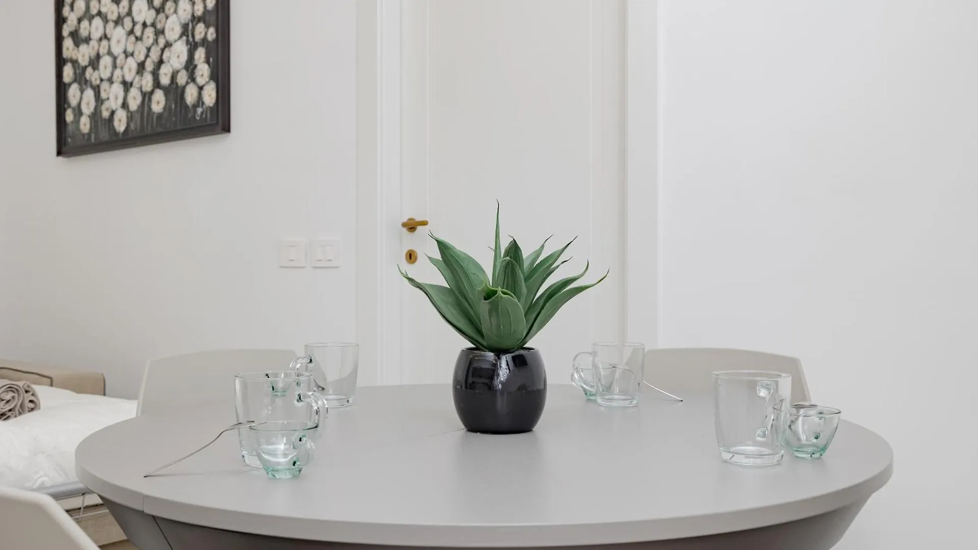 Apartment 1Co4 - Duomo - Luxurious And Central - Milan Italy